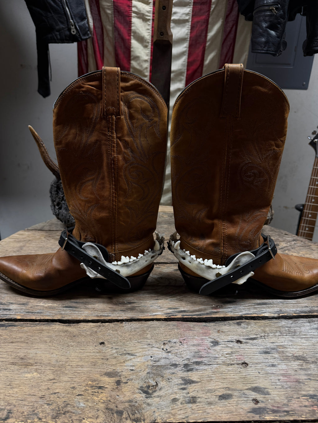 Smaller Coyote Jawbone Spurs Pair