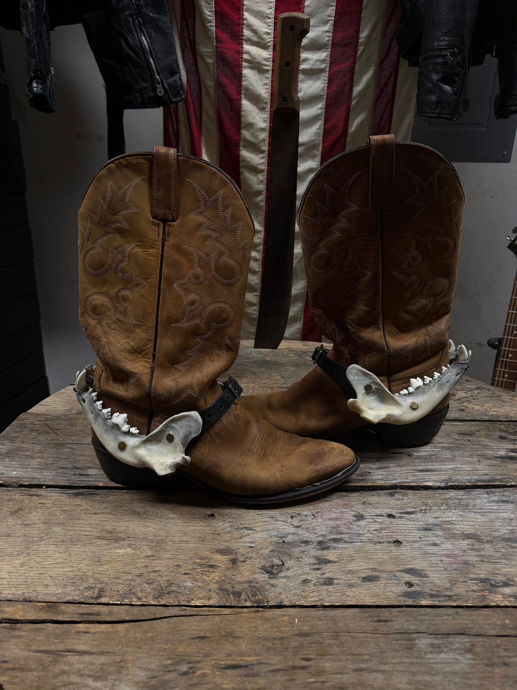Larger Coyote Jawbone Spurs Pair