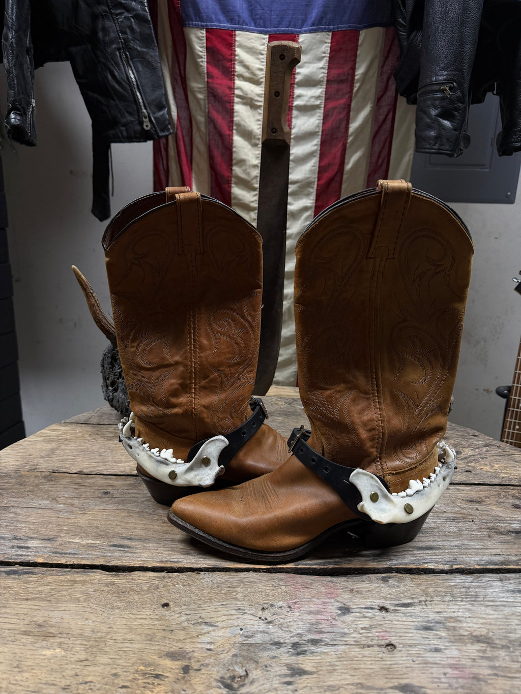 Smaller Coyote Jawbone Spurs Pair