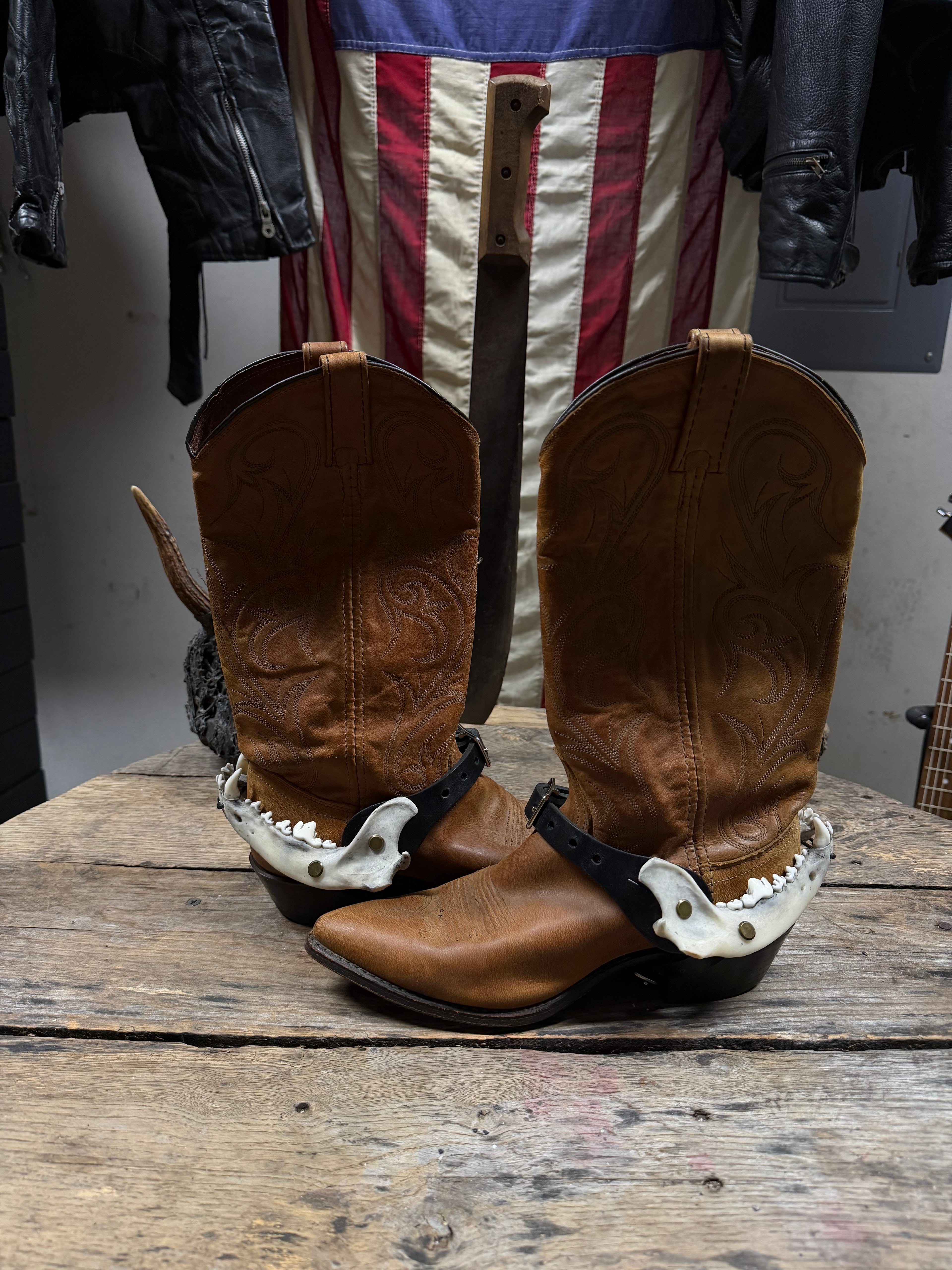 Smaller Coyote Jawbone Spurs Pair