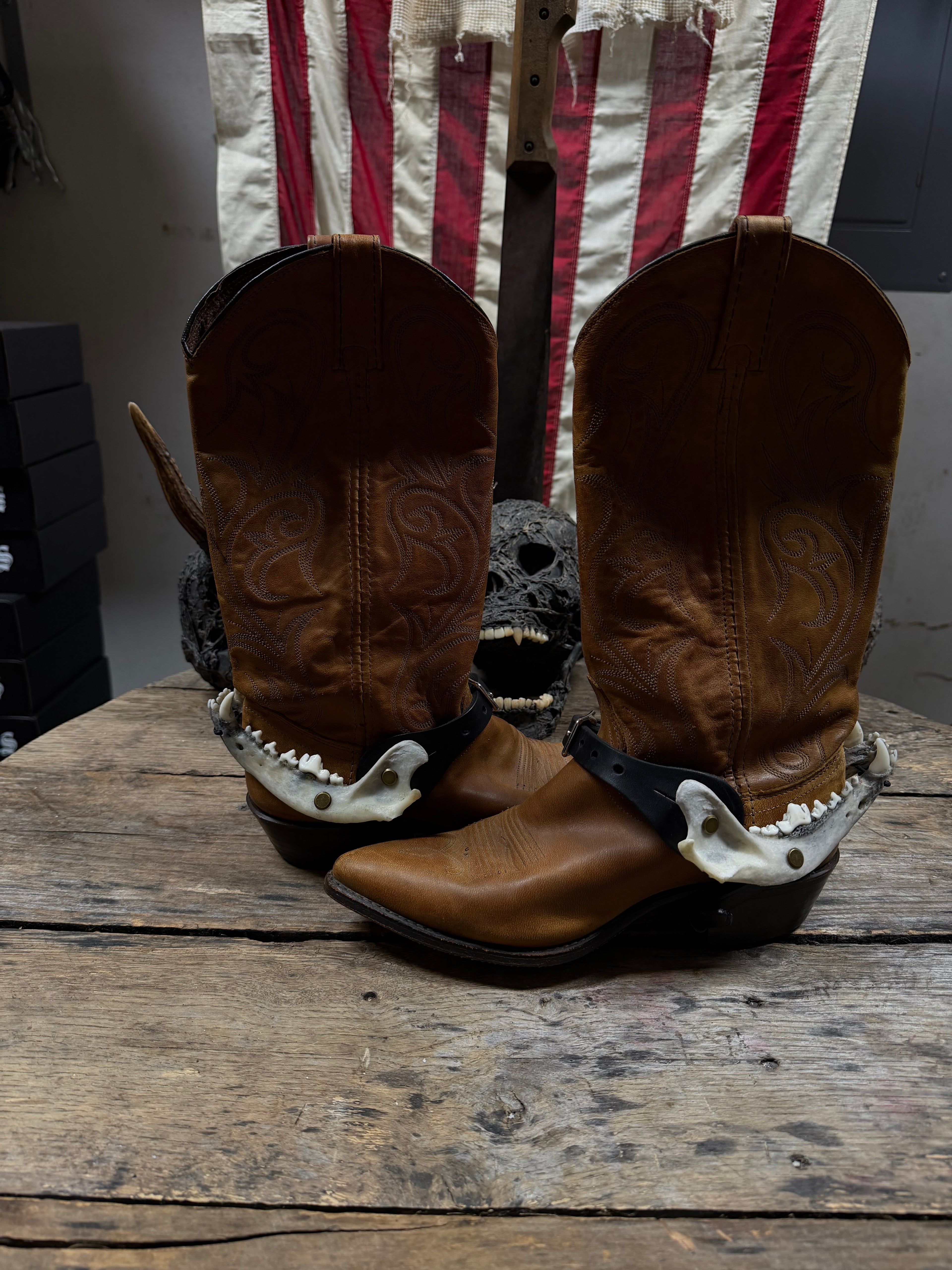 Smaller Coyote Jawbone Spurs Pair