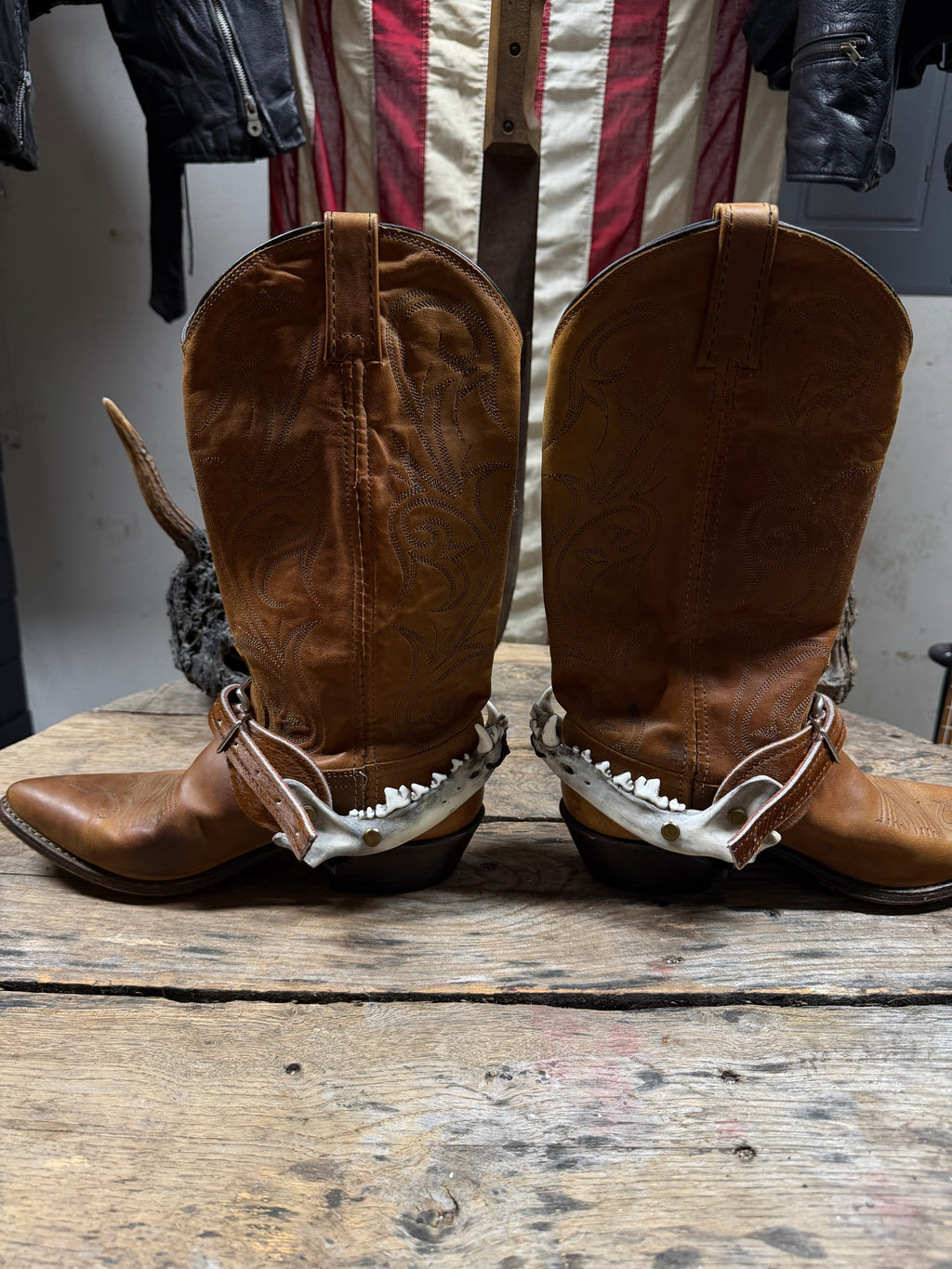 Smaller Coyote Jawbone Spurs Pair