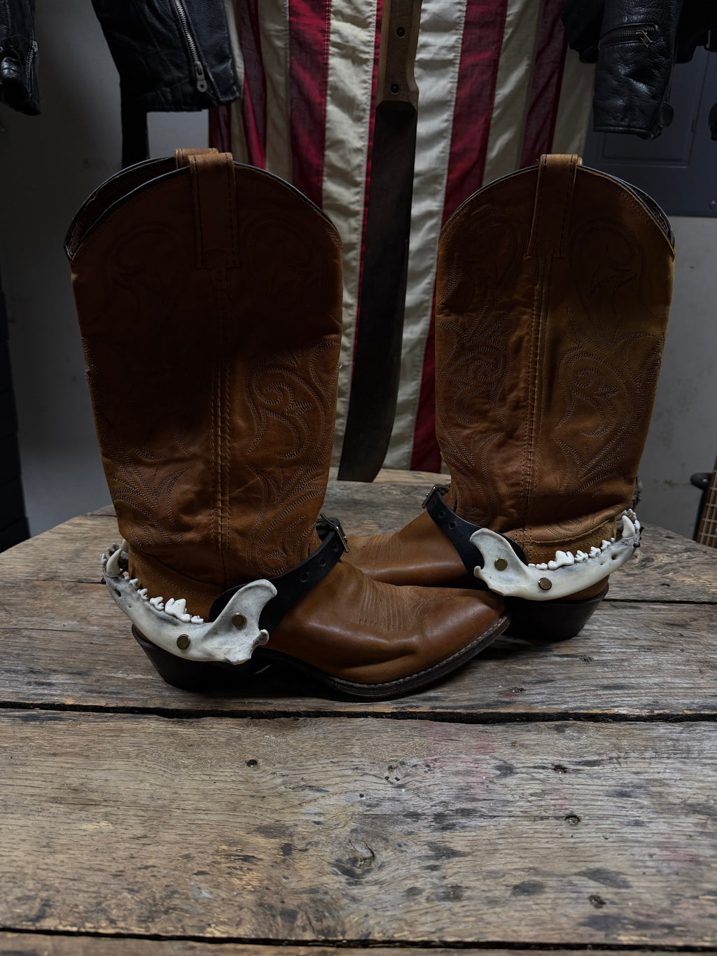 Smaller Coyote Jawbone Spurs Pair