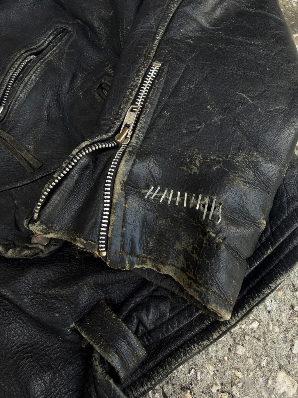 1970s-80s thrashed Leather Jacket L-XL