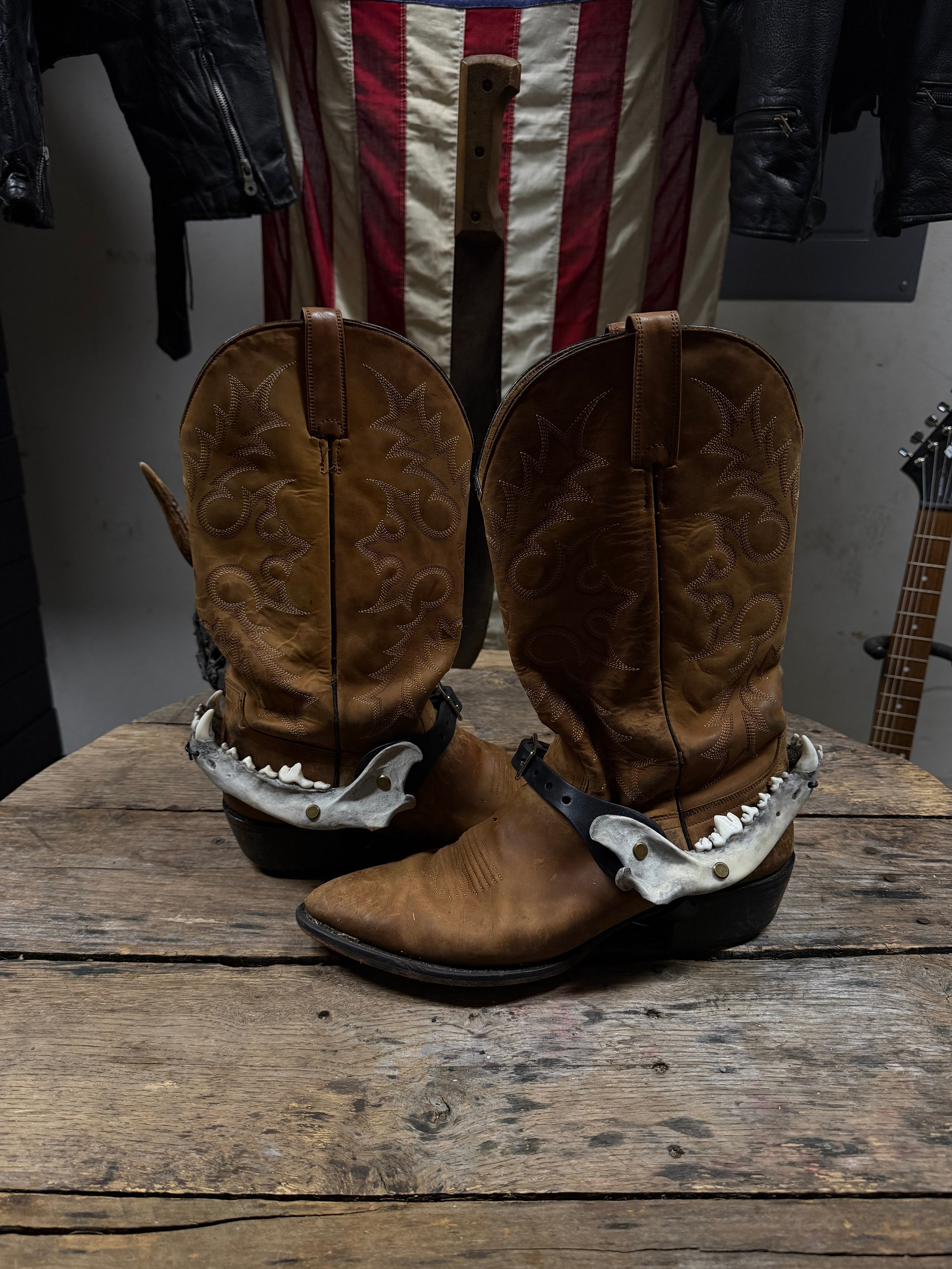 Larger Coyote Jawbone Spurs Pair