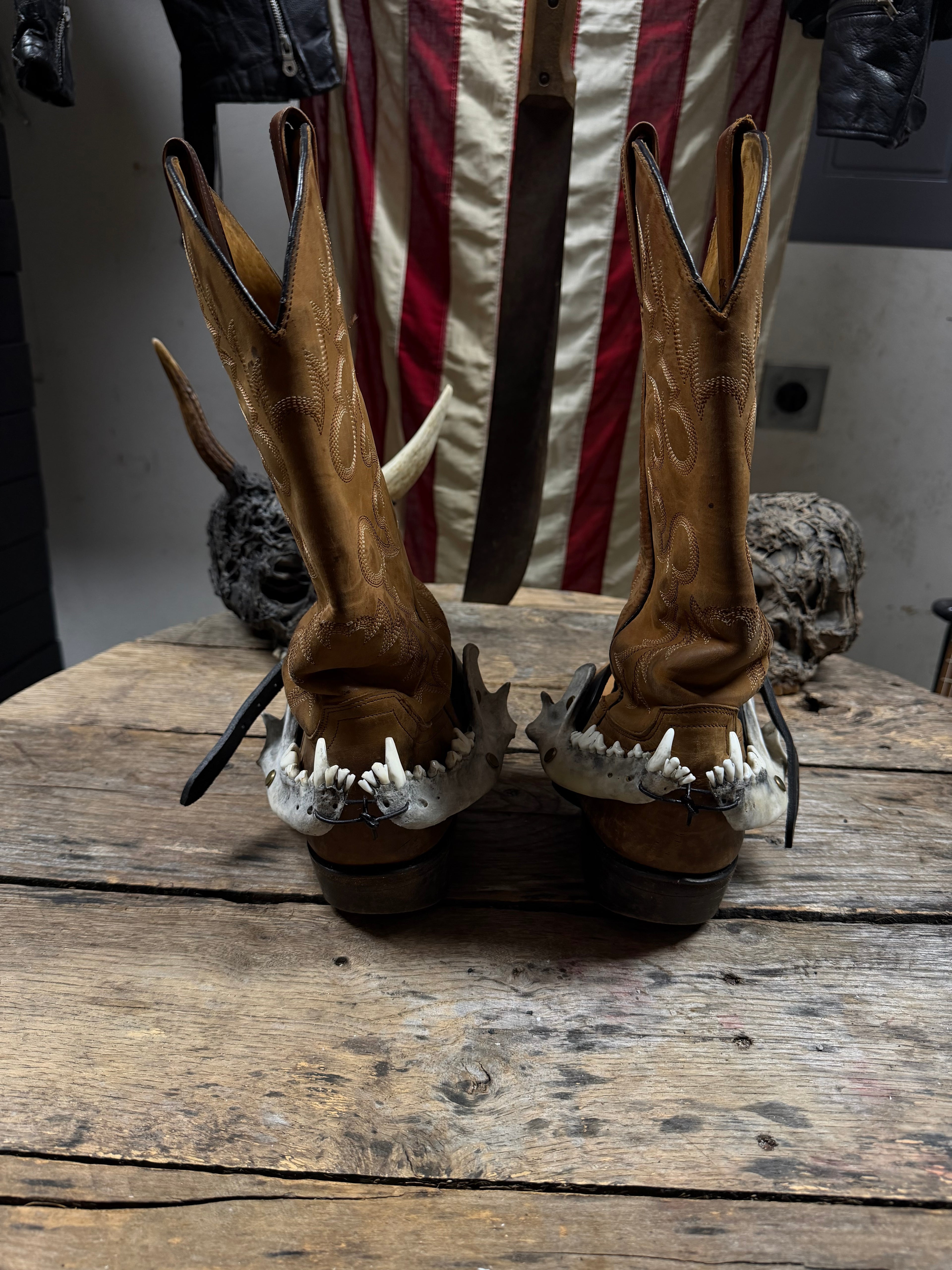 Larger Coyote Jawbone Spurs Pair